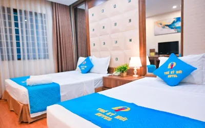 Deluxe Triple Room — Khách sạn Thế Kỷ Mới